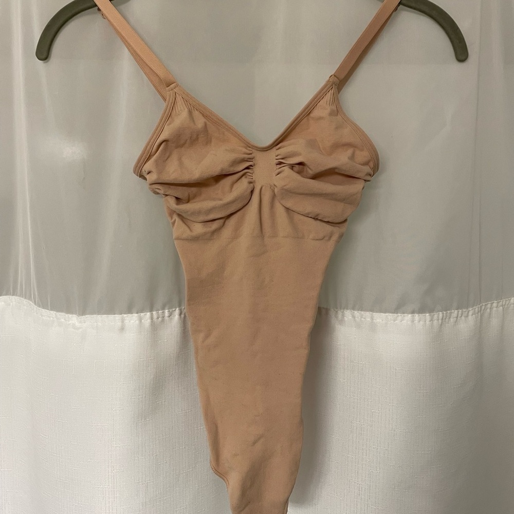 NWOT Skims Bodysuit L/XL